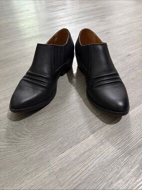 Sophia Taylor Black Pointed Toe Low Heel ankle boots Sz 7W EUC these are wide